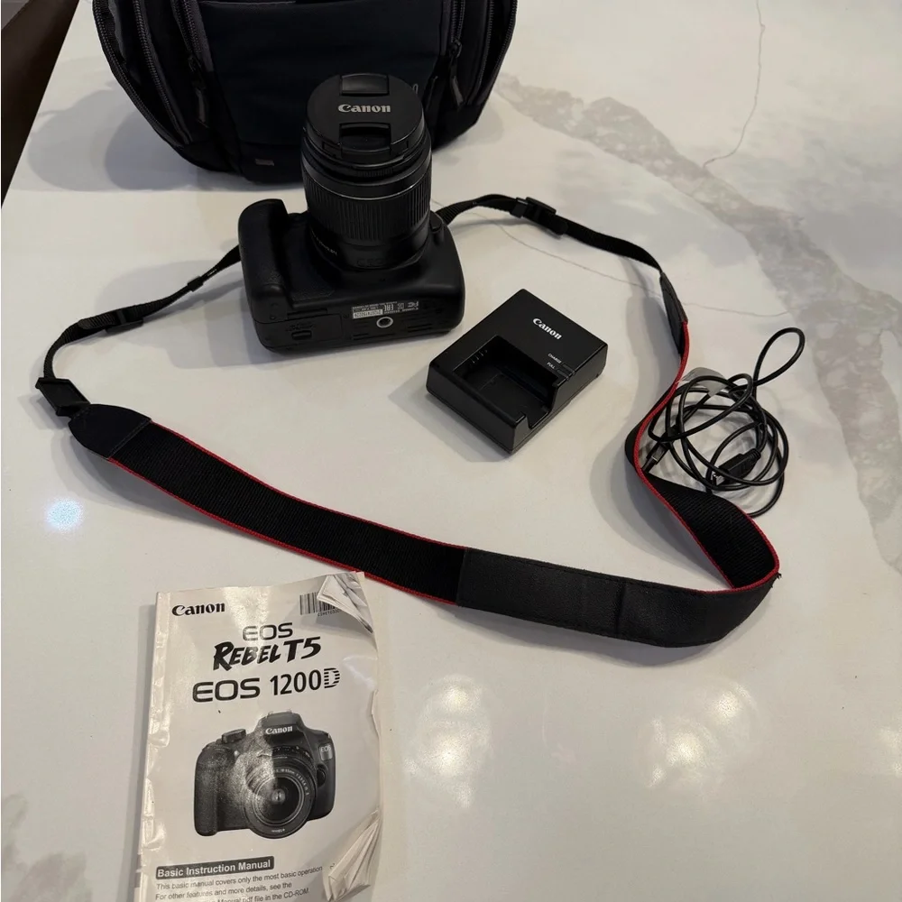 Canon EOS Rebel T5 DSLR Camera Kit with 18-55mm Lens